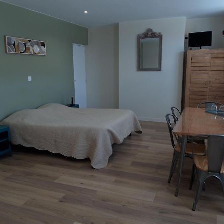 Ardres La Cense Hebron B&B 외부 사진